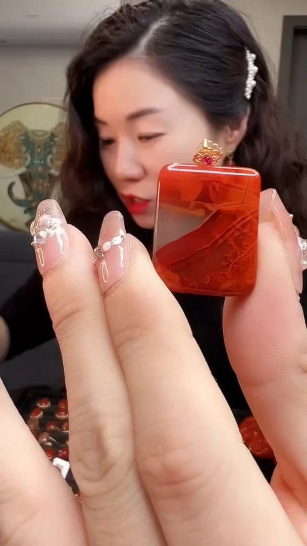 【闪购商品】南红玛瑙吊坠(不含链)18K金镶嵌/无事牌
