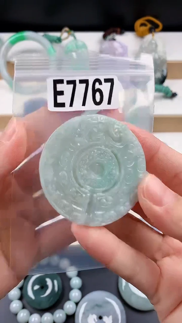 颈饰未镶嵌翡翠天然翡翠吊坠挂件