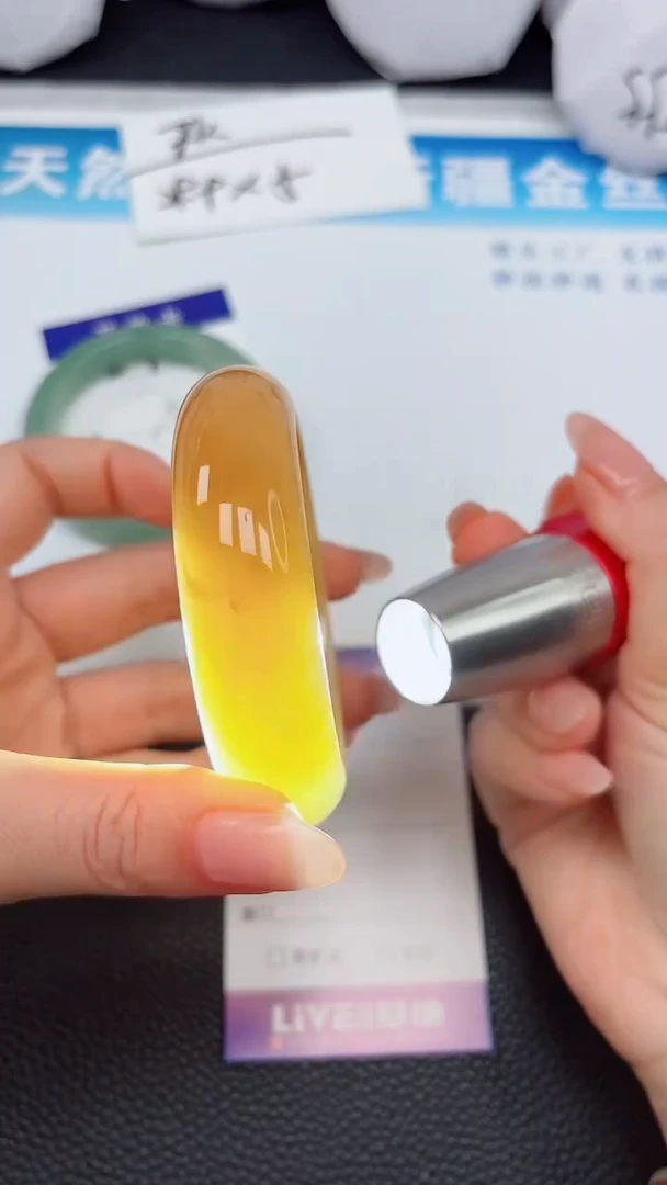 【闪购商品】石英质玉手镯未镶嵌30