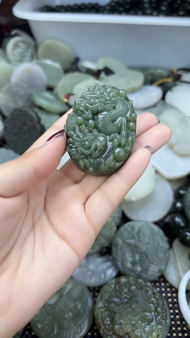 颈饰未镶嵌和田玉1