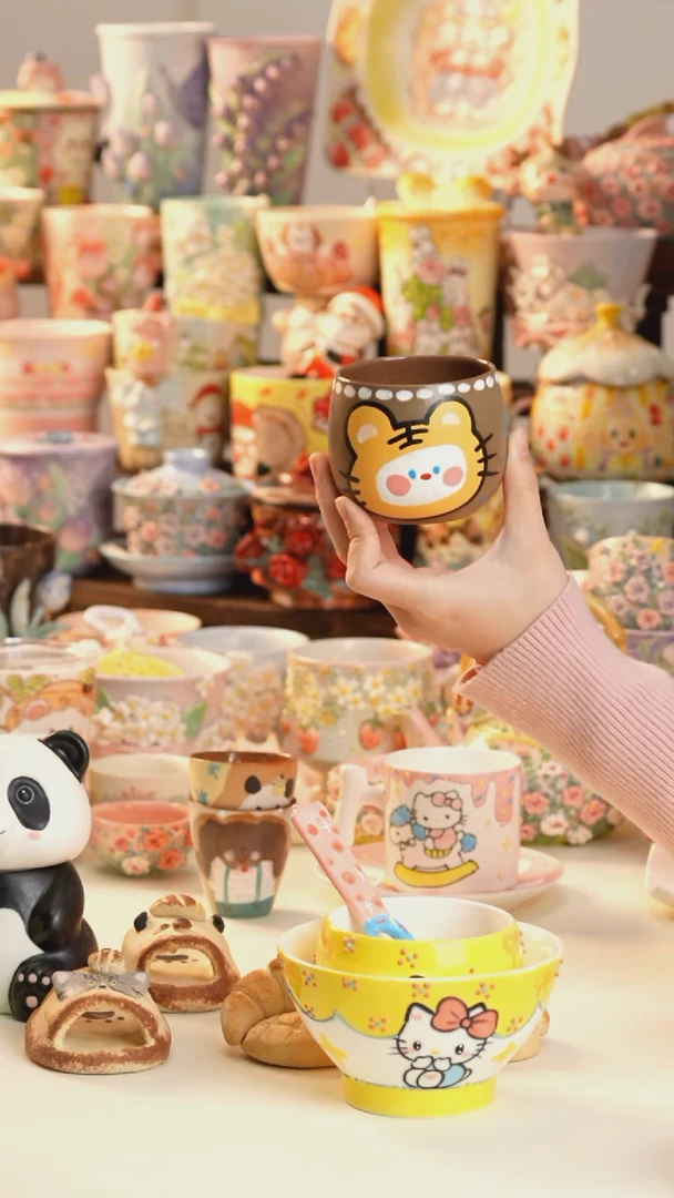 摆件陶景德镇釉下彩手绘设计师款陶瓷