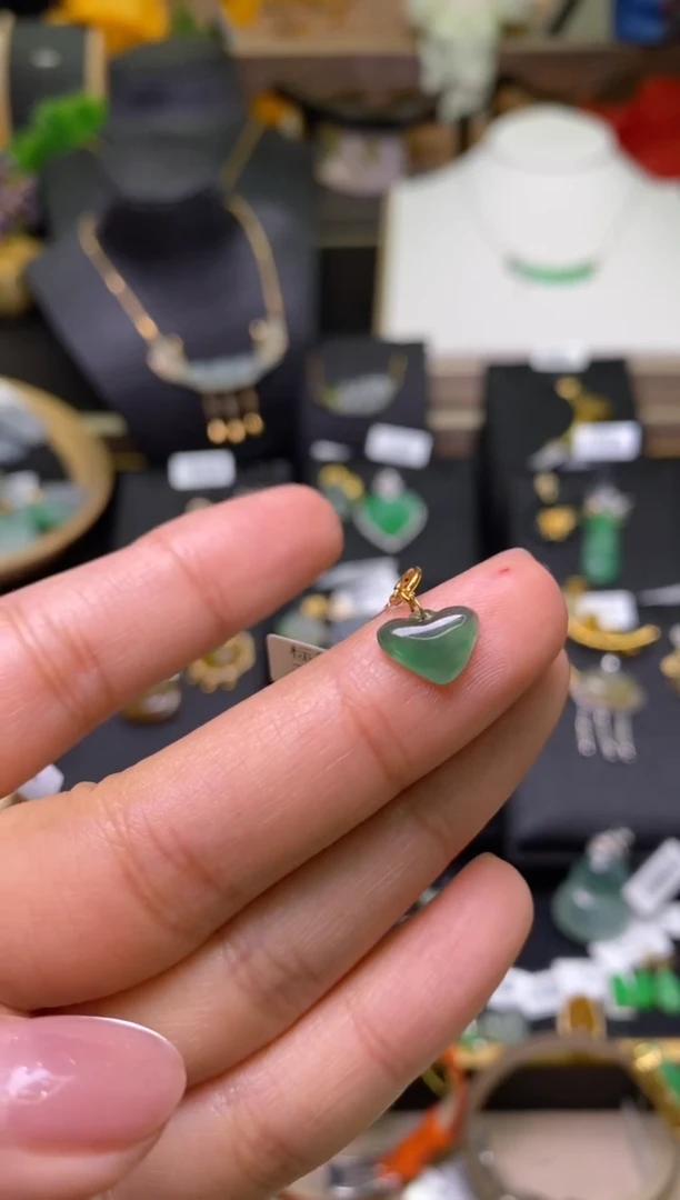 【闪购商品】翡翠颈饰18K金镶嵌净货17992