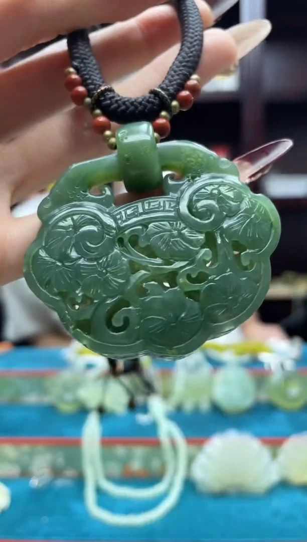 颈饰未镶嵌和田玉·