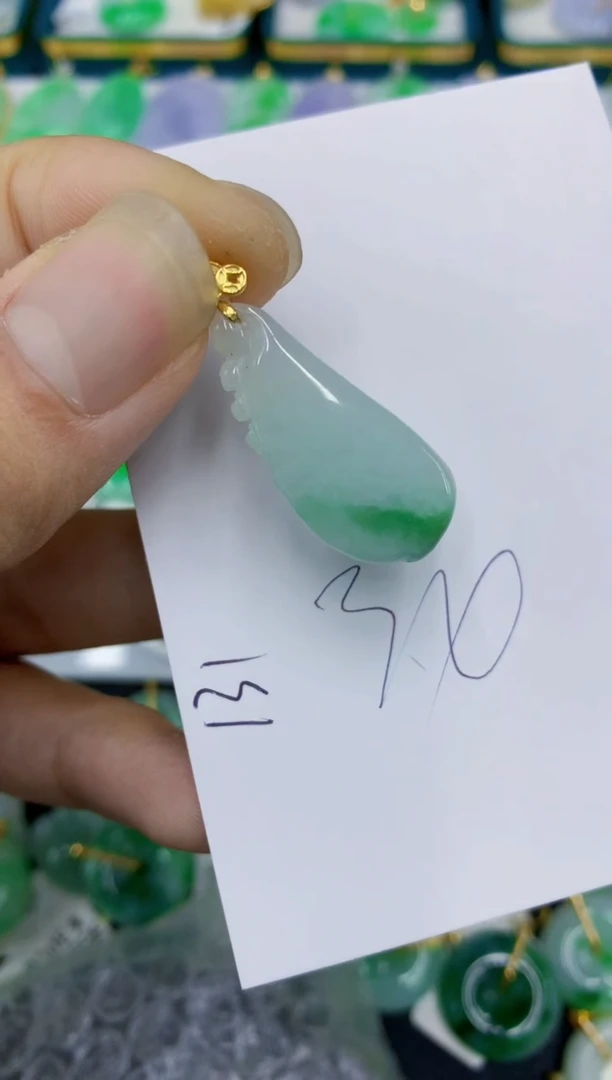 翡翠未镶嵌颈饰1111111111