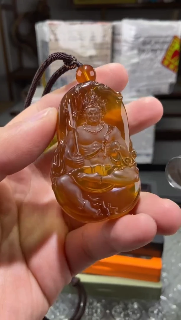 琥珀颈饰未镶嵌不动明王