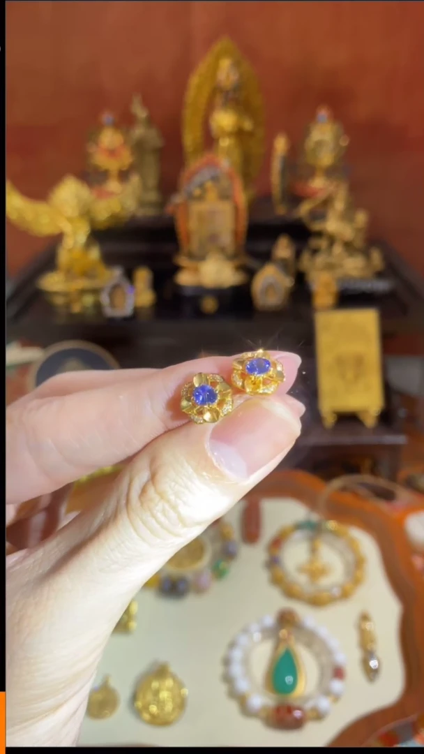 【闪购商品】蓝宝石耳钉18K金镶嵌@@AF2017