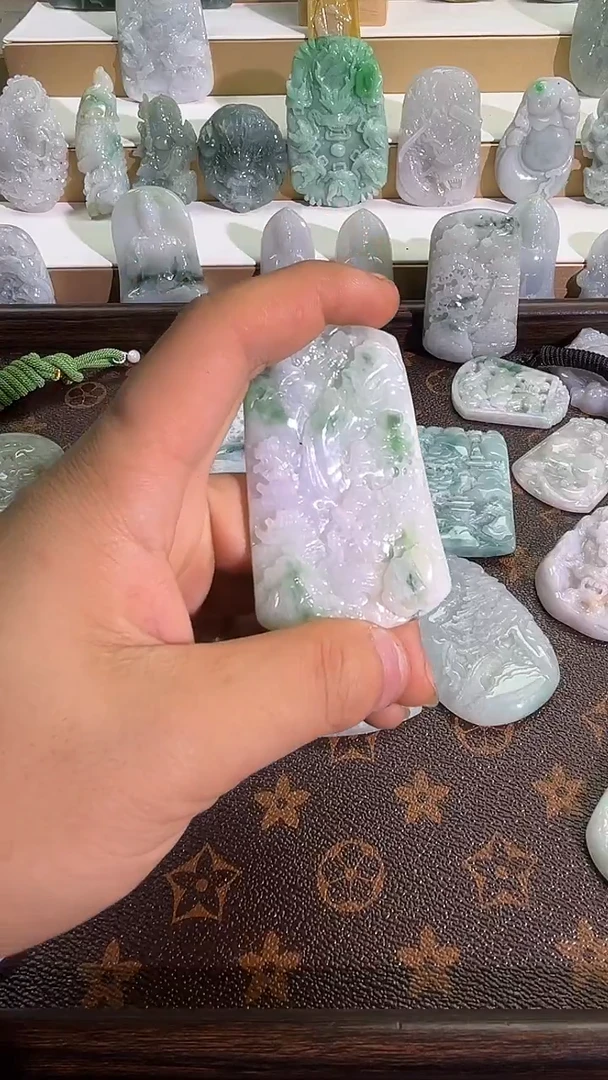 吊坠(赠链)未镶嵌翡翠赵****活11/24