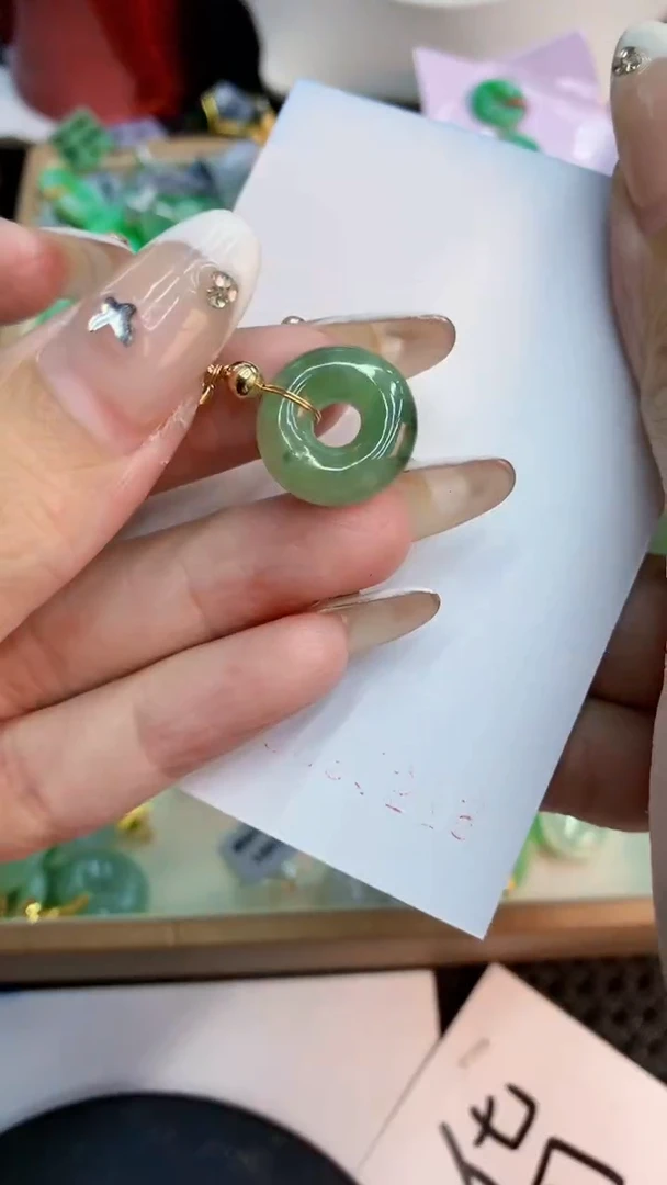 翡翠未镶嵌吊坠(不含链)1
