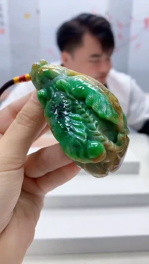 定制翡翠未镶嵌5060xx-毛货挂件133赠底座