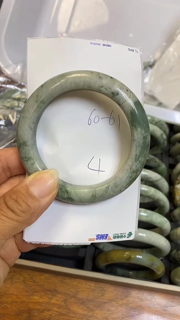 未镶嵌蛇纹石玉手镯61多样性发货其中之一4