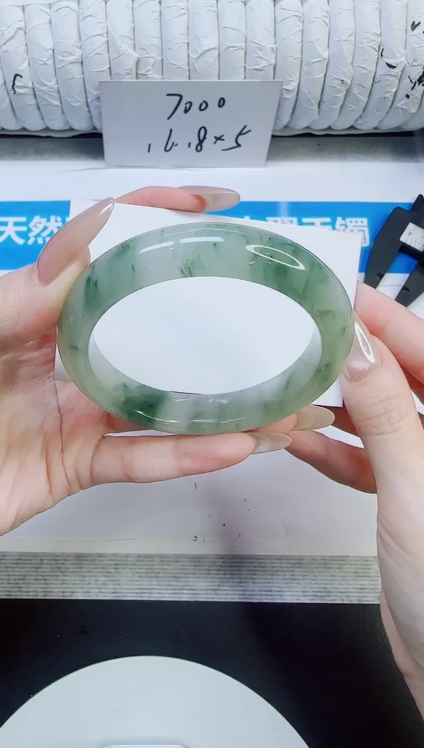 未镶嵌手镯石英质玉69/56.7
