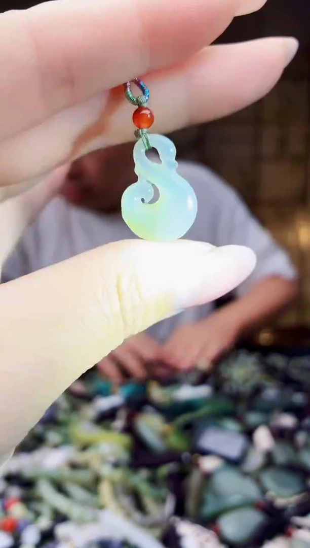 颈饰未镶嵌和田玉多样性发货，拍一发一