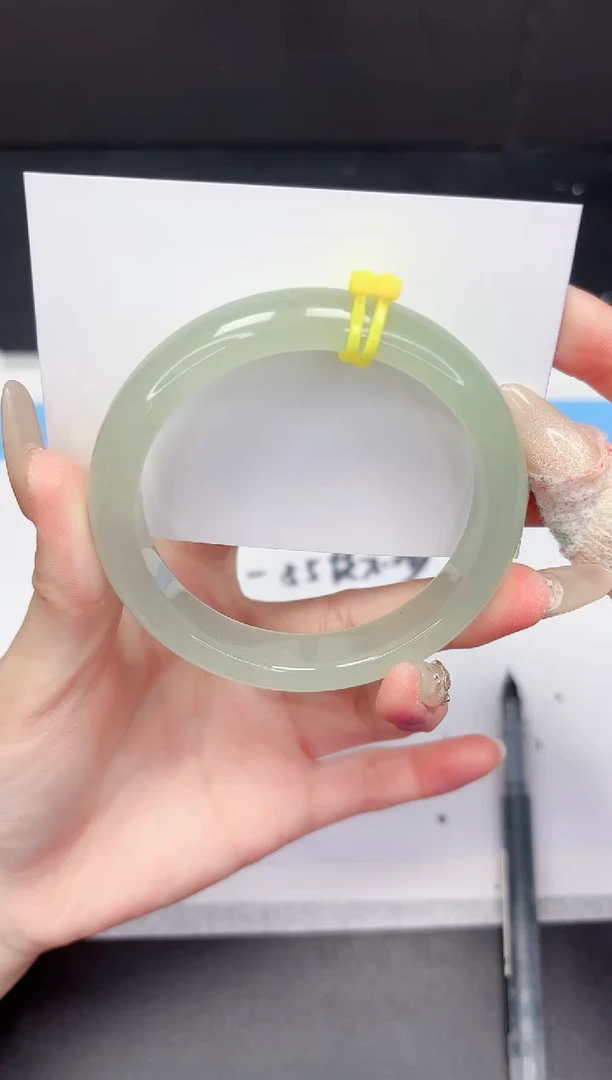 【闪购商品】石英质玉手镯未镶嵌302-60.3