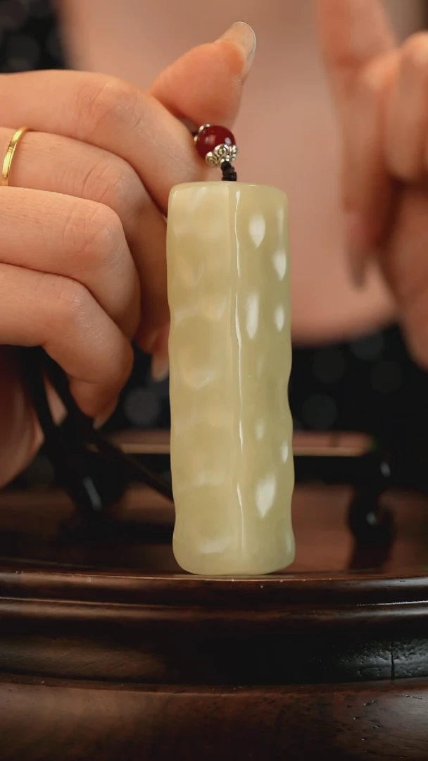 云南石竹叶青雕刻：小奶酪