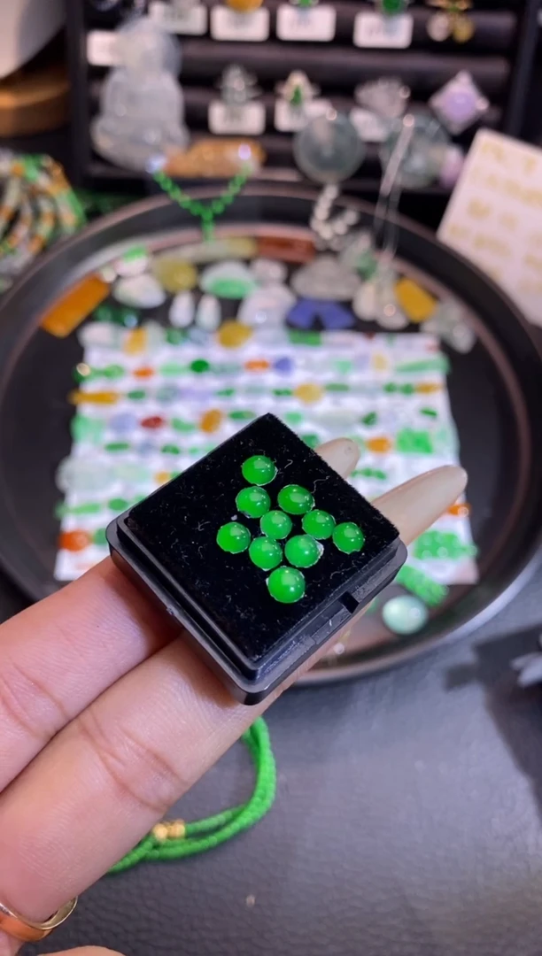 【闪购商品】翡翠挂件未镶嵌蛋