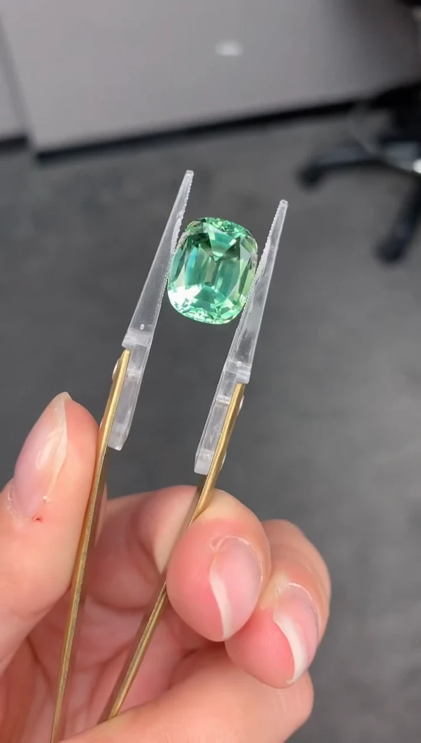 【闪购商品】碧玺裸石未镶嵌9.8ct绿碧玺