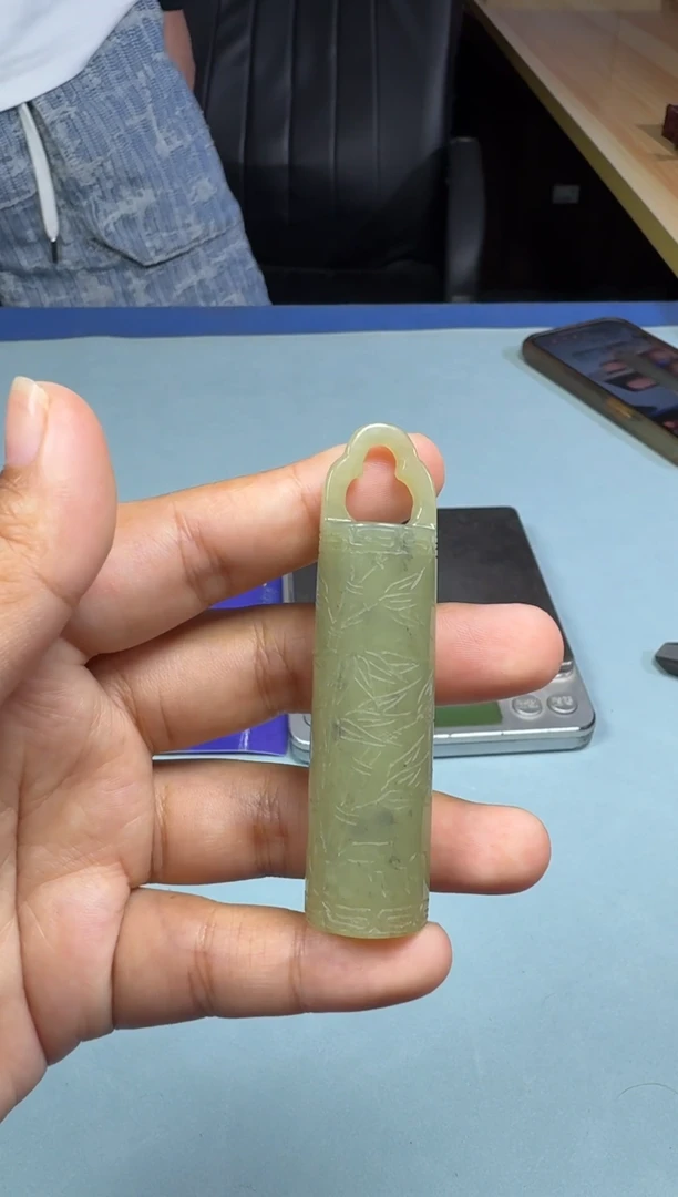 和田玉未镶嵌颈饰1