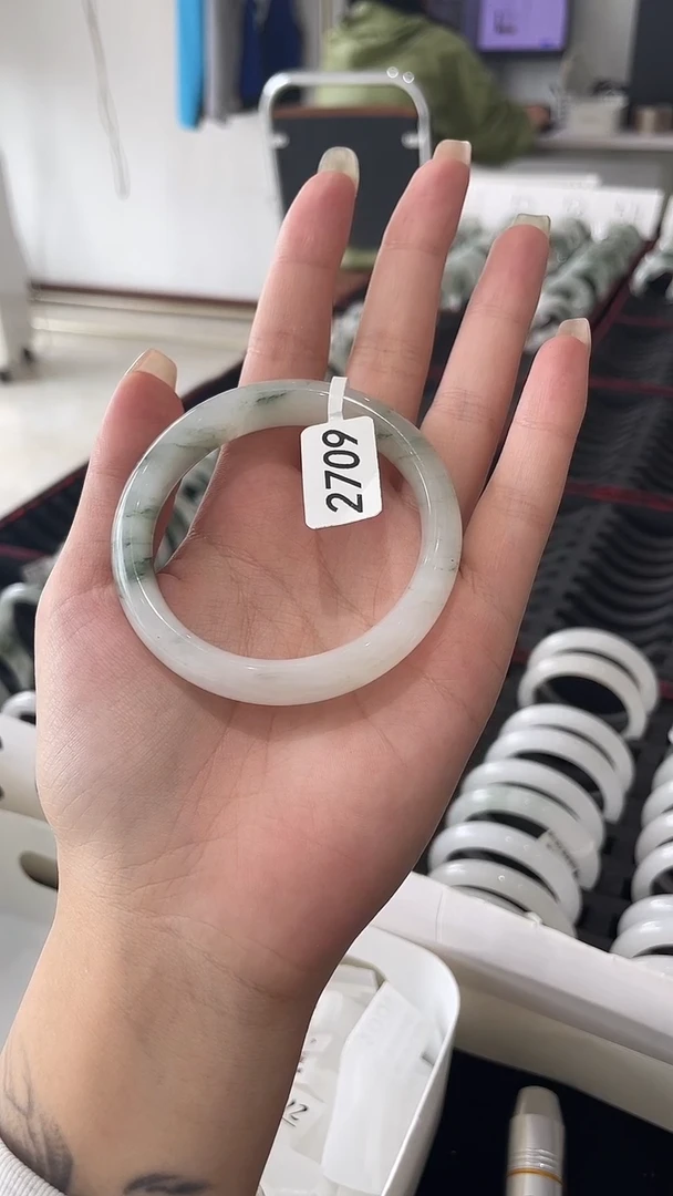 未镶嵌手镯石英质玉瑕2709