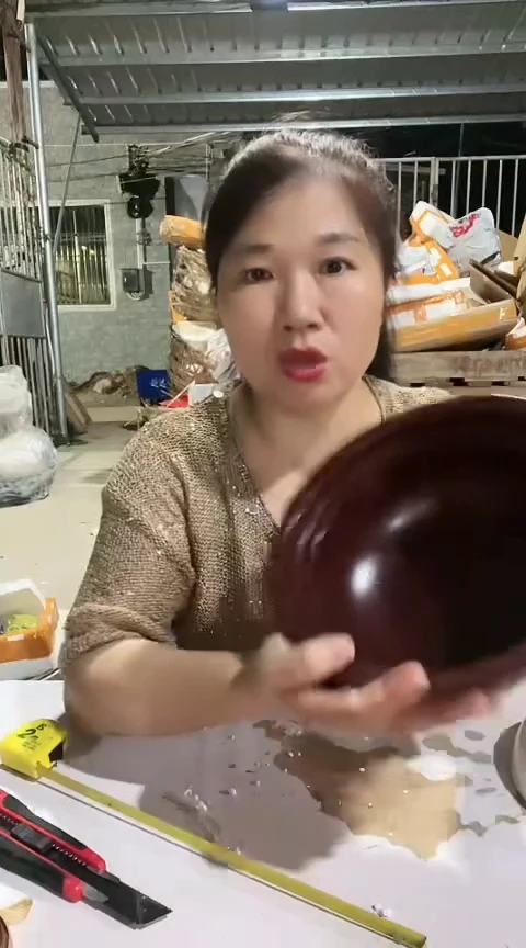 3933瑕疵咖色砂锅碗