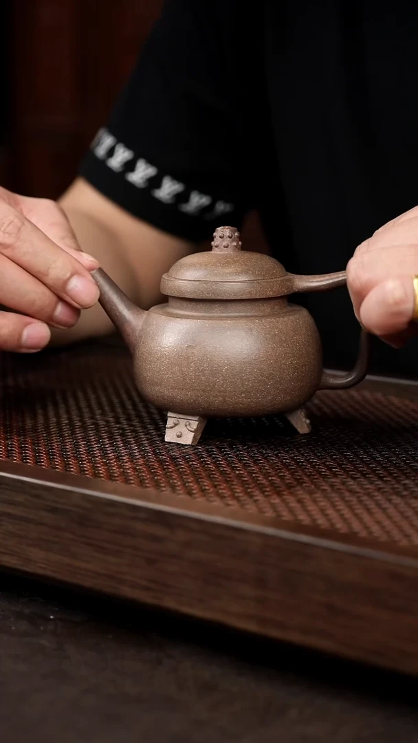 茶壶紫砂?***?岩中泥乾坤