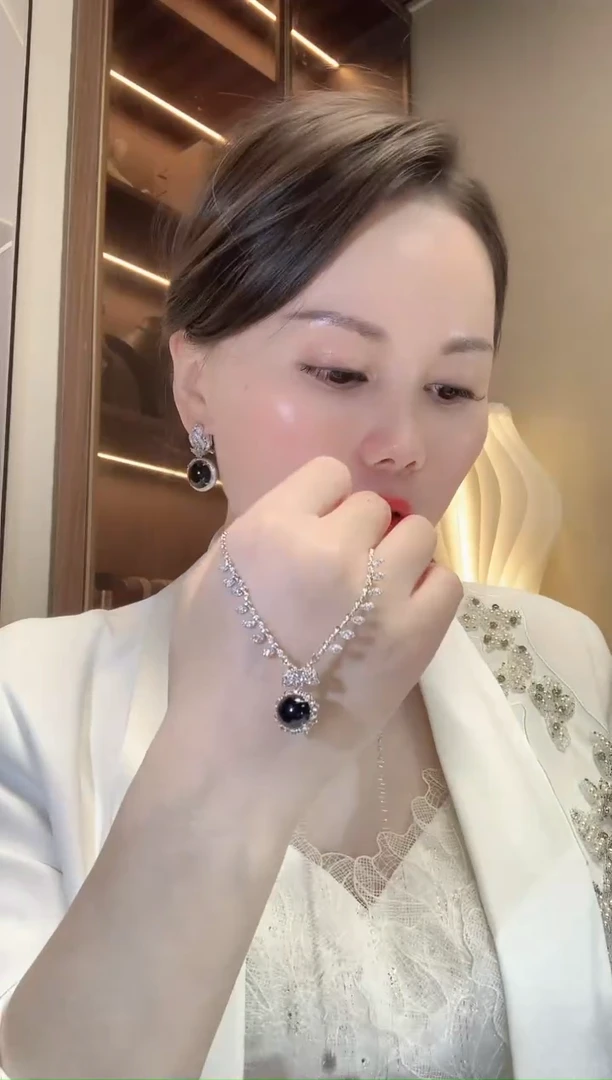 【闪购商品】翡翠套链18K金镶嵌F10 翡翠