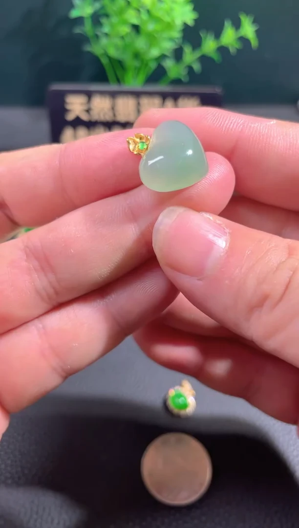 【闪购商品】翡翠颈饰18K金镶嵌翡翠