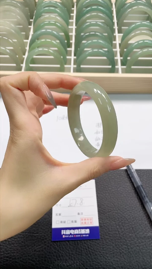 石英质玉手镯未镶嵌155-58