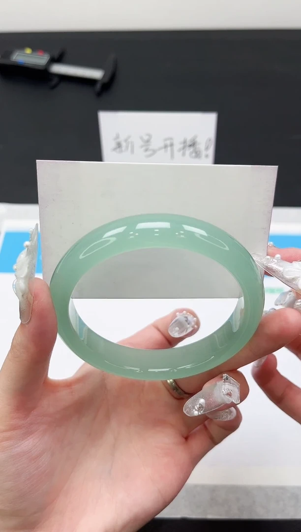 未镶嵌手镯石英质玉168-61.4