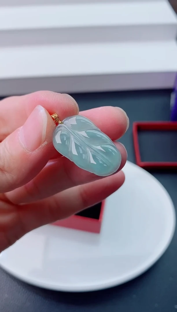 【闪购商品】翡翠颈饰18K金镶嵌