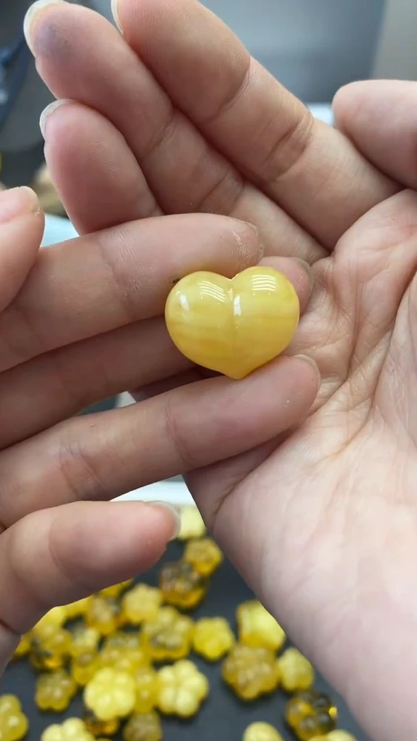 琥珀未镶嵌珠宝奇石1392