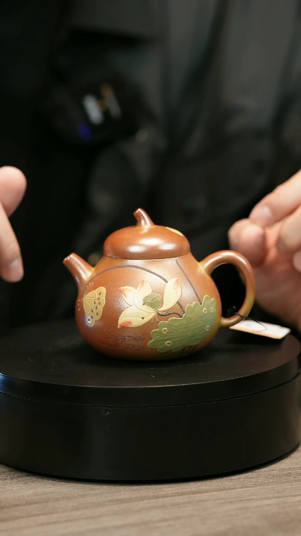 茶壶紫砂一*H2435李小琴堆绘莲花茄瓜