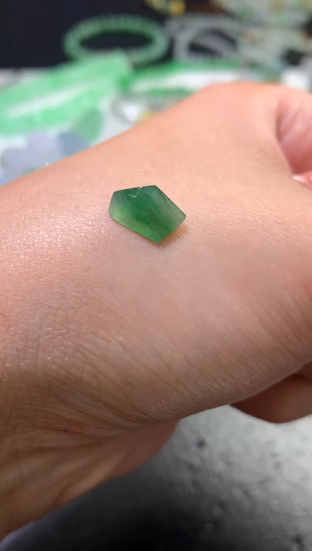 未镶嵌定制翡翠毛货 9.6-6.8