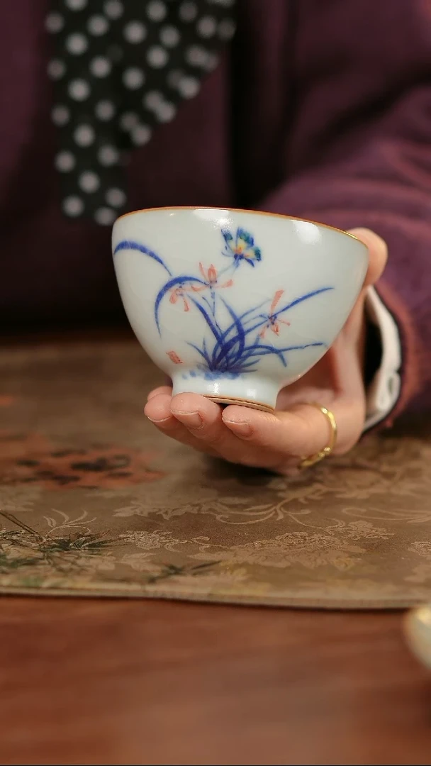 善窑厂汝窑 月白釉手绘兰花