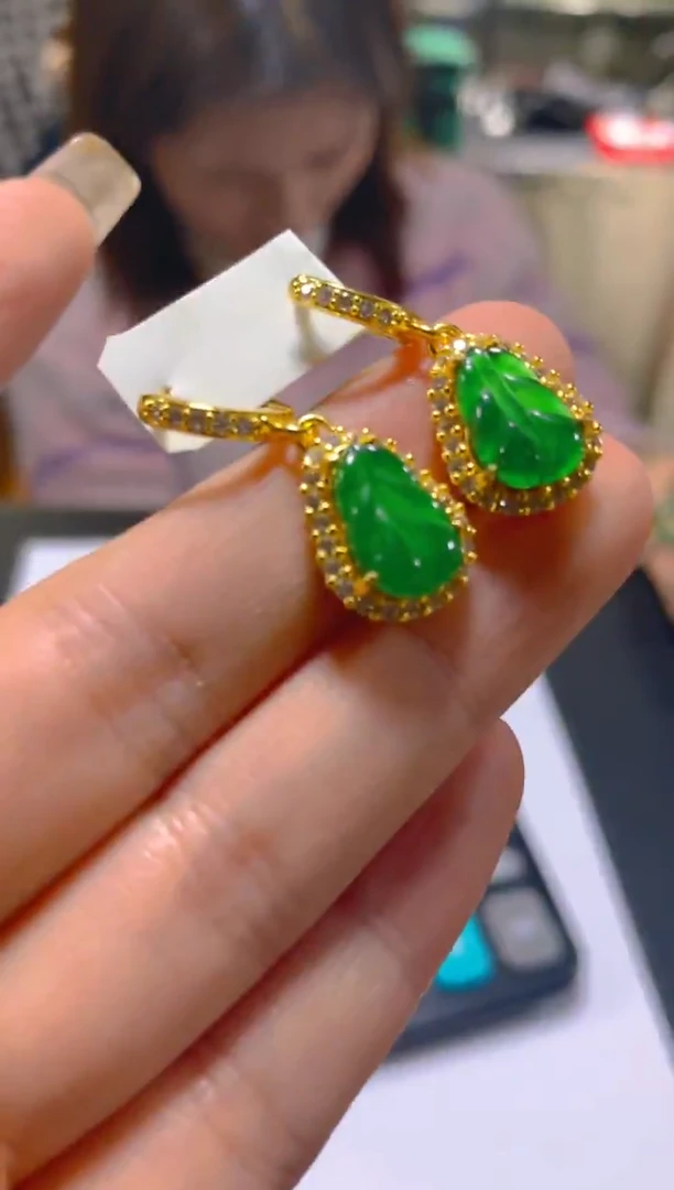 未镶嵌翡翠耳饰多样性发一