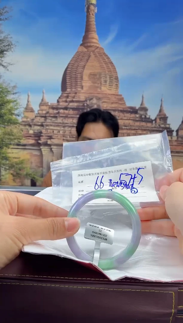 翡翠手镯未镶嵌手镯