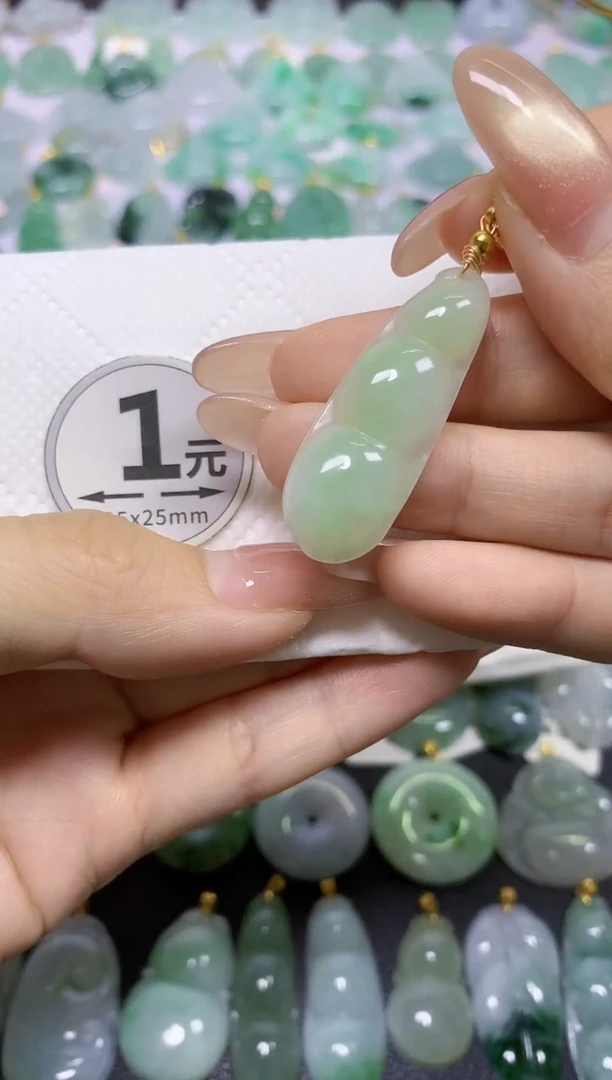 颈饰未镶嵌翡翠天然翡翠A货