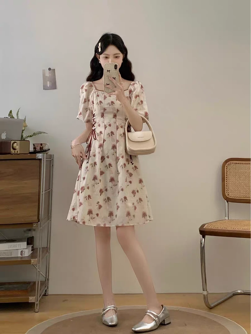 245040/洋气泡泡袖方领碎花连衣裙(裙长85
