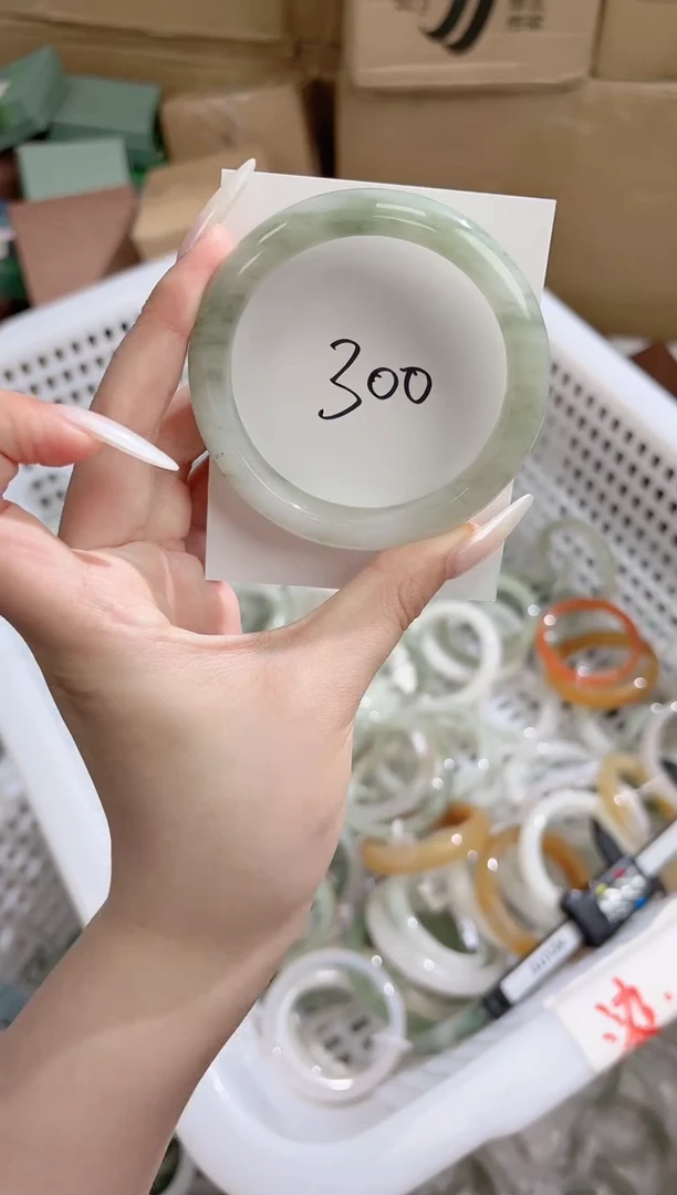 石英质玉手镯未镶嵌K300-59