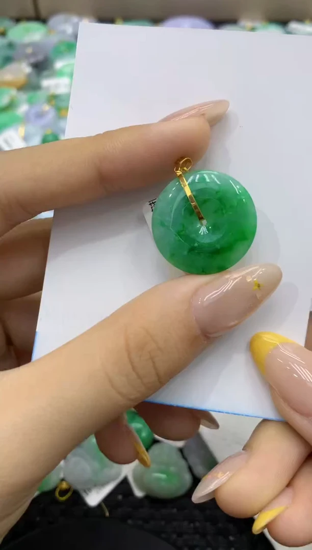 颈饰18K金镶嵌翡翠天然缅甸翡翠A货