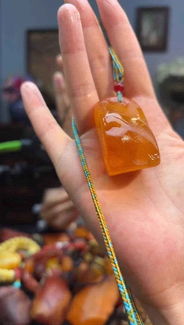 琥珀颈饰未镶嵌吊坠