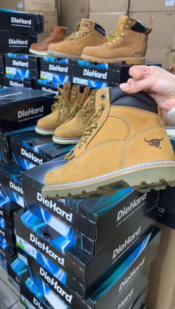 牛皮44.5码，牛头1，皮鞋码，工装靴默认瑕疵个别鞋面有胶印介意勿拍