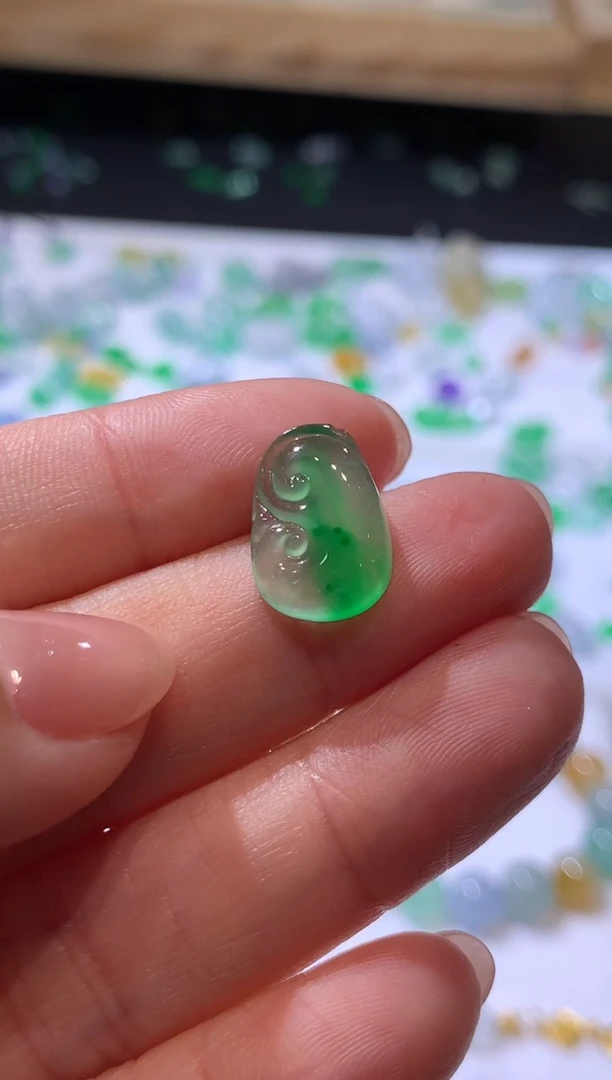 未镶嵌定制翡翠如意