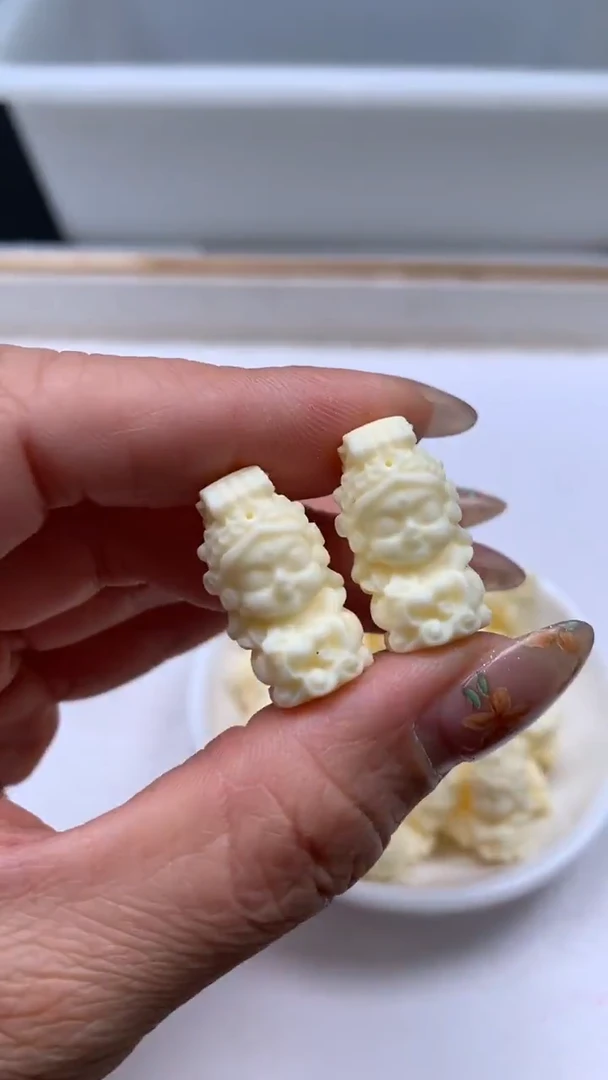 菩提散珠E856牙 牙 果 雕刻件 13*23mm1个5元