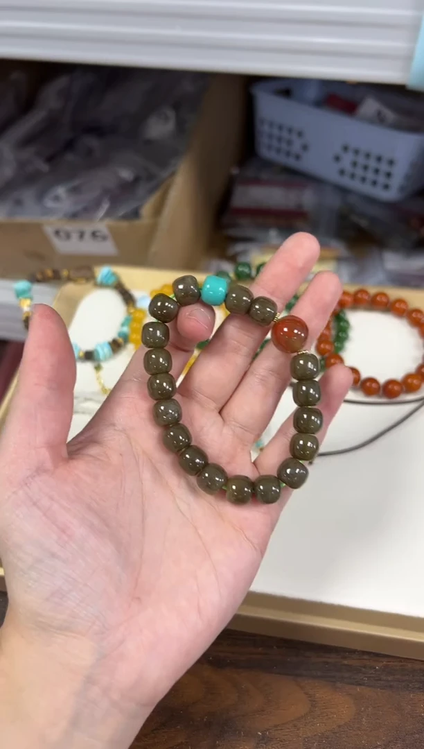 未镶嵌手链和田玉和田玉且末糖南红珠手串[0647]