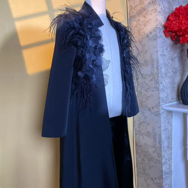 黑色长风衣潮服模特走秀潮服时尚重工裙子