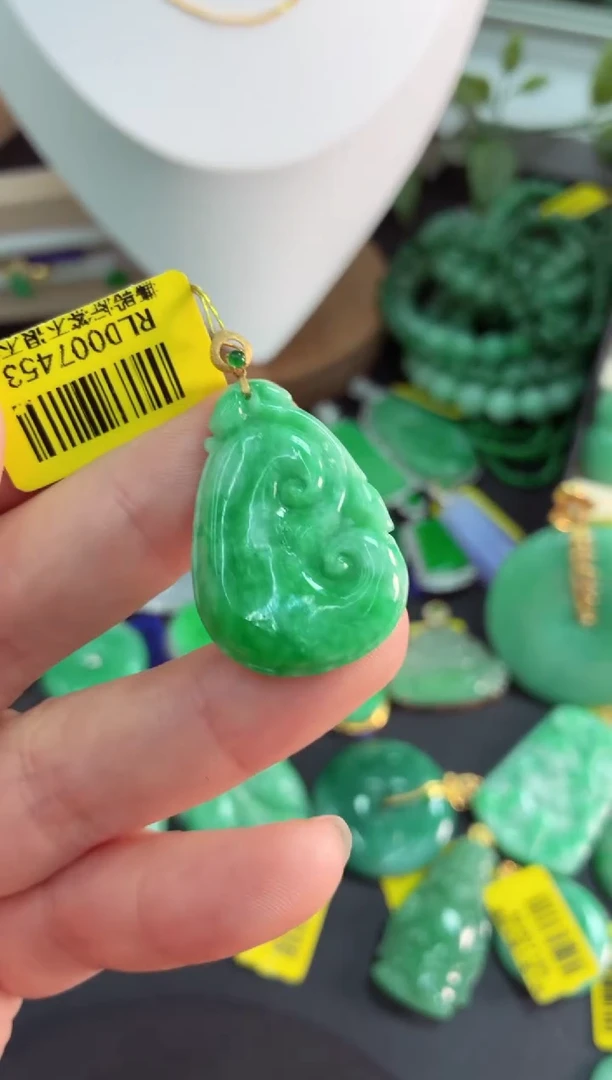 吊坠(不含链)18K金镶嵌翡翠挂件