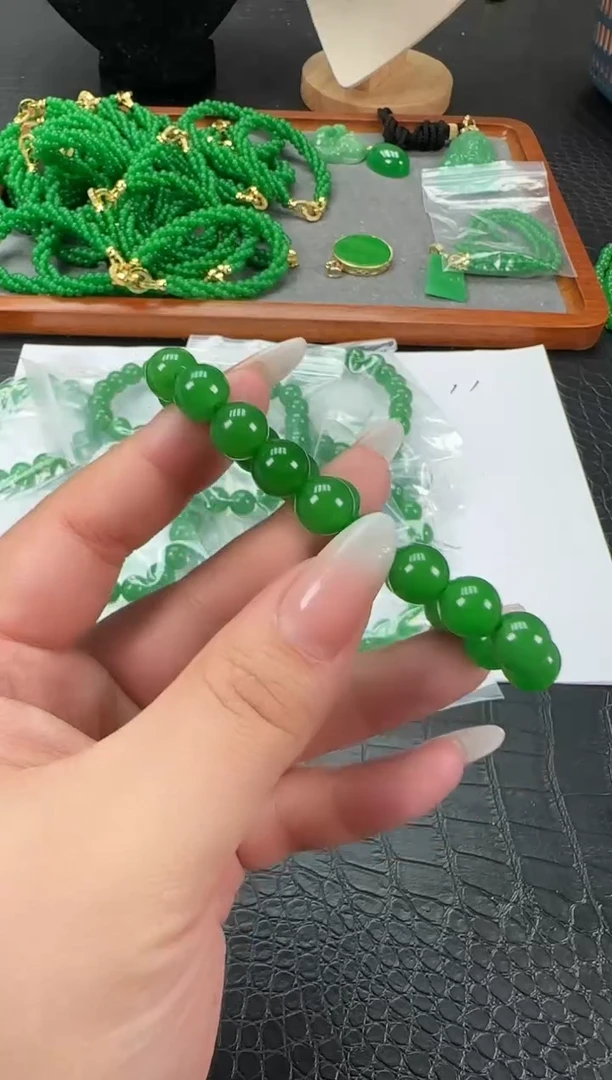 未镶嵌翡翠耳饰阳绿妈妈链手串卡10
