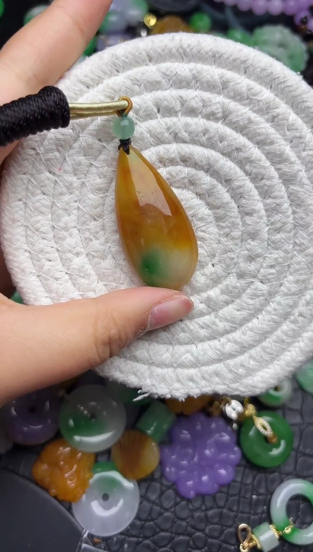 颈饰未镶嵌翡翠缅甸翡翠吊坠