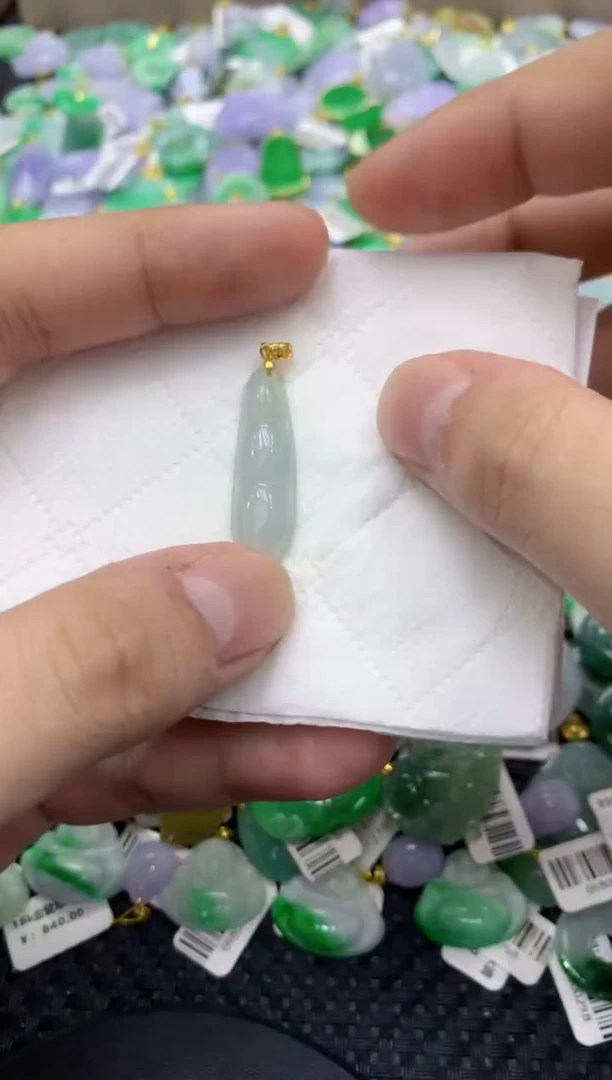 颈饰未镶嵌翡翠天然缅甸翡翠A货