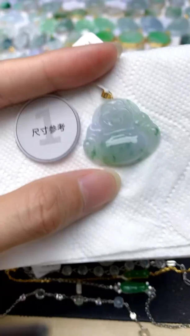 颈饰18K金镶嵌翡翠天然A货翡翠